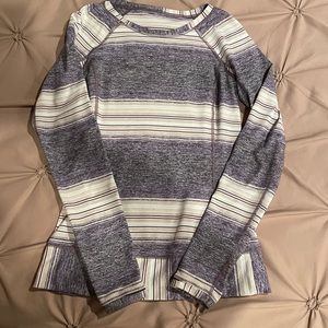 Lululemon long sleeve shirt size 4